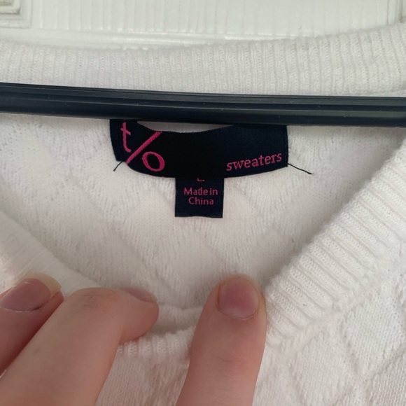 White Patterned Sweater - Picture 4 of 7